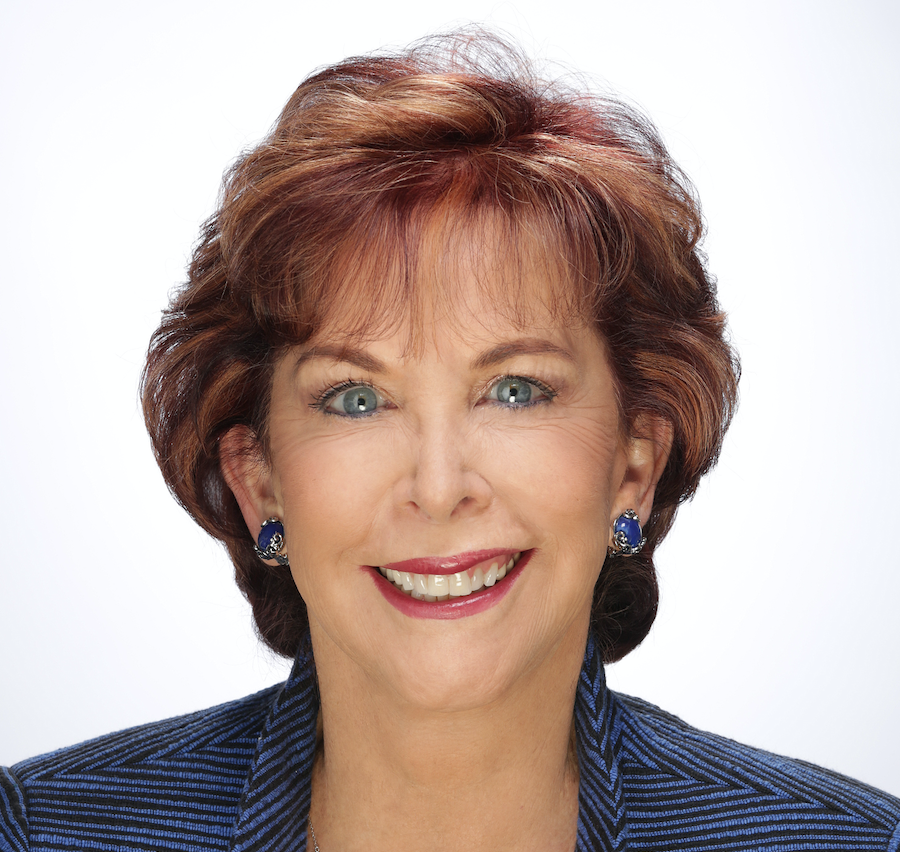 Terry Savage — Financial Services Keynote Speaker