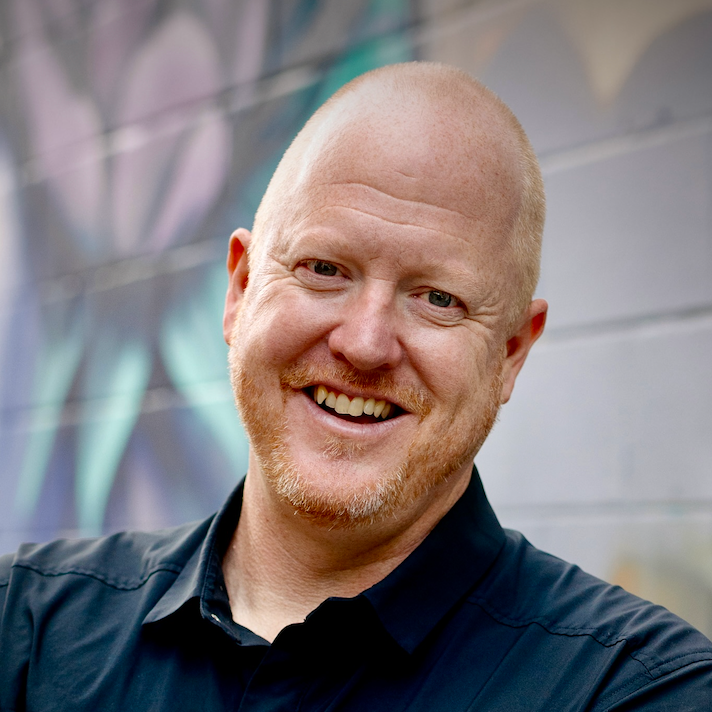 Nikolas Badminton — Financial Services Keynote Speaker