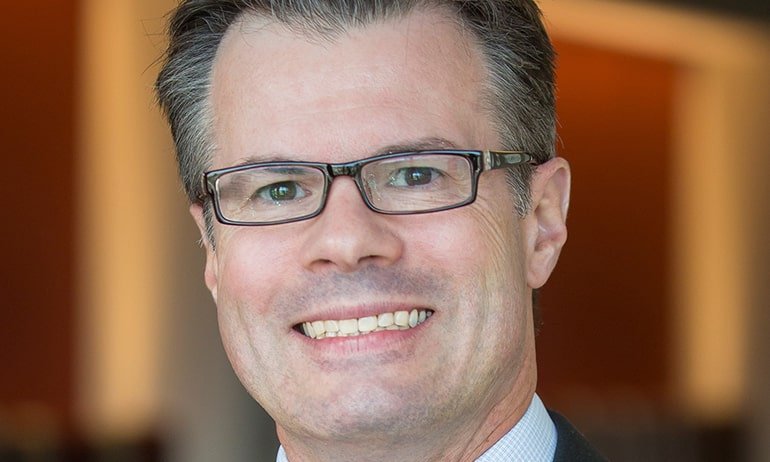 Dr. Frank Murtha — Financial Services Keynote Speaker