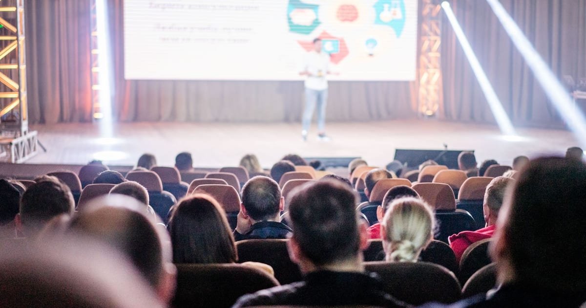 Best Keynote Speakers for Banking Conferences in 2026 | Financial S...